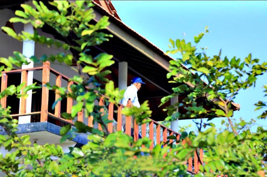 Pearl Cave Cabanas & Resturant แทนกาลเล ภายนอก รูปภาพ